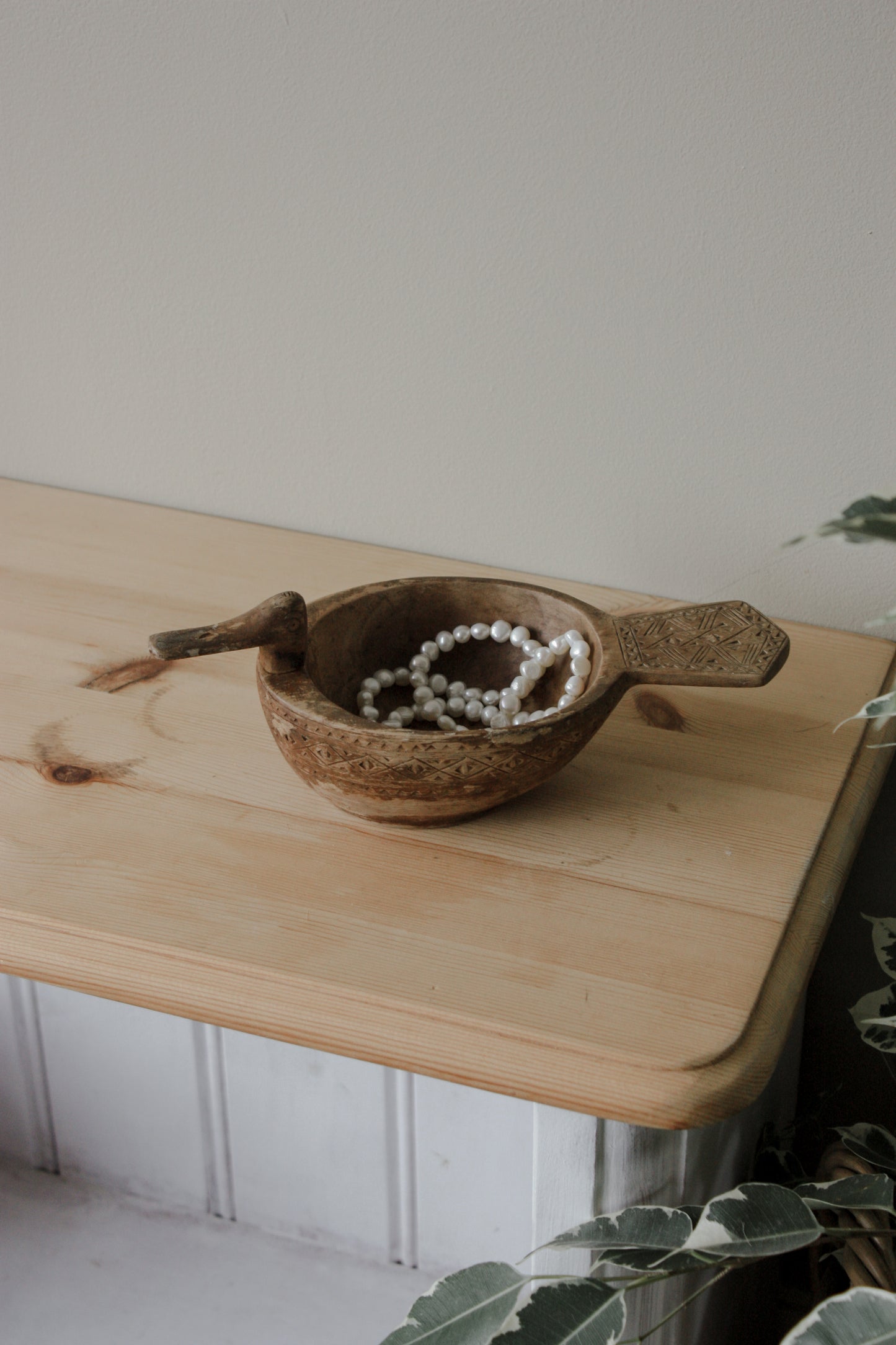 Vintage carved wooden duck bowl