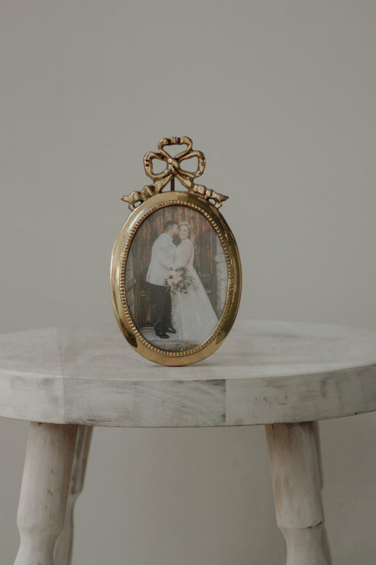 Vintage brass bow photo frame