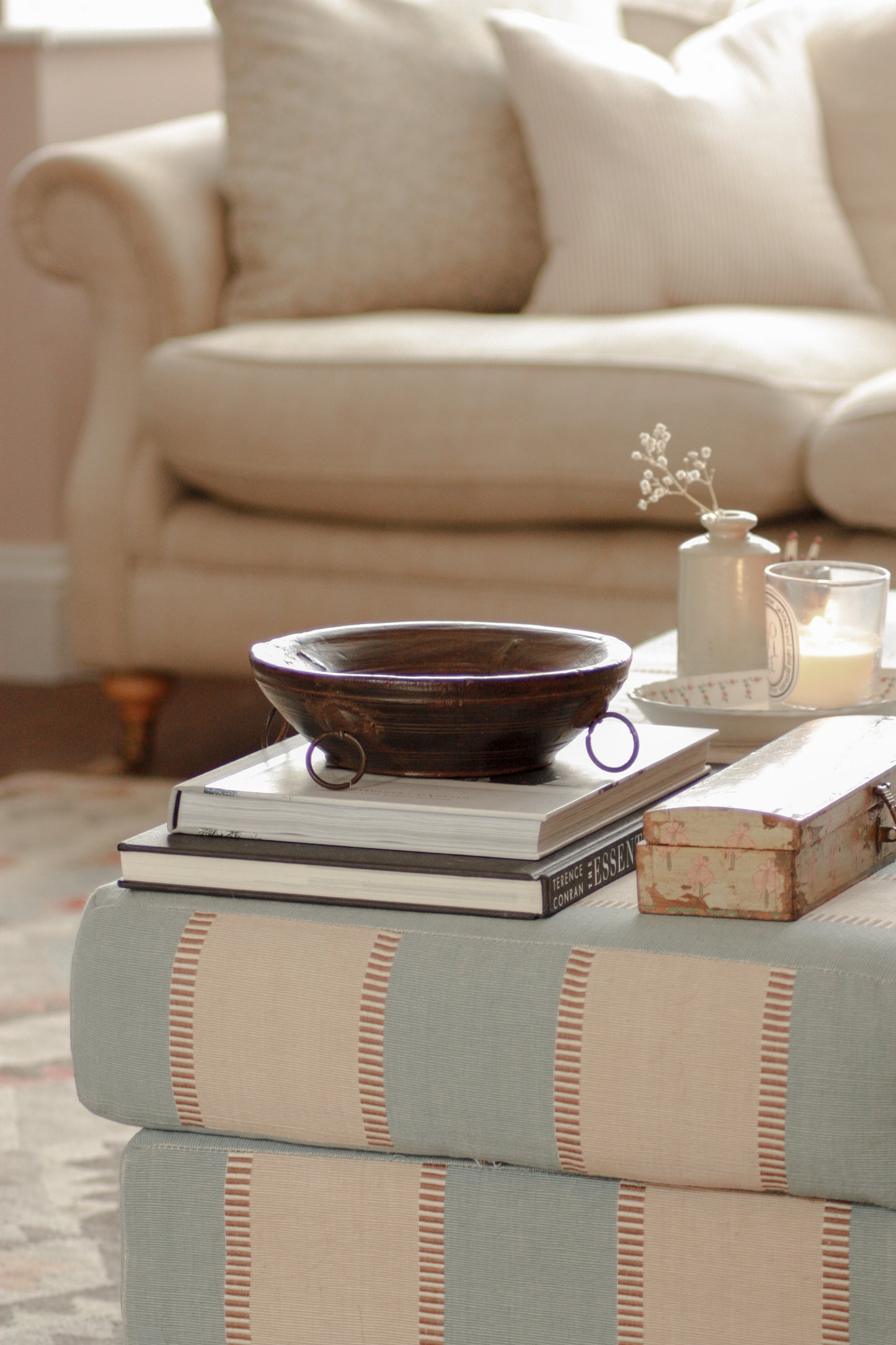 Vintage wooden bowl with metal rings