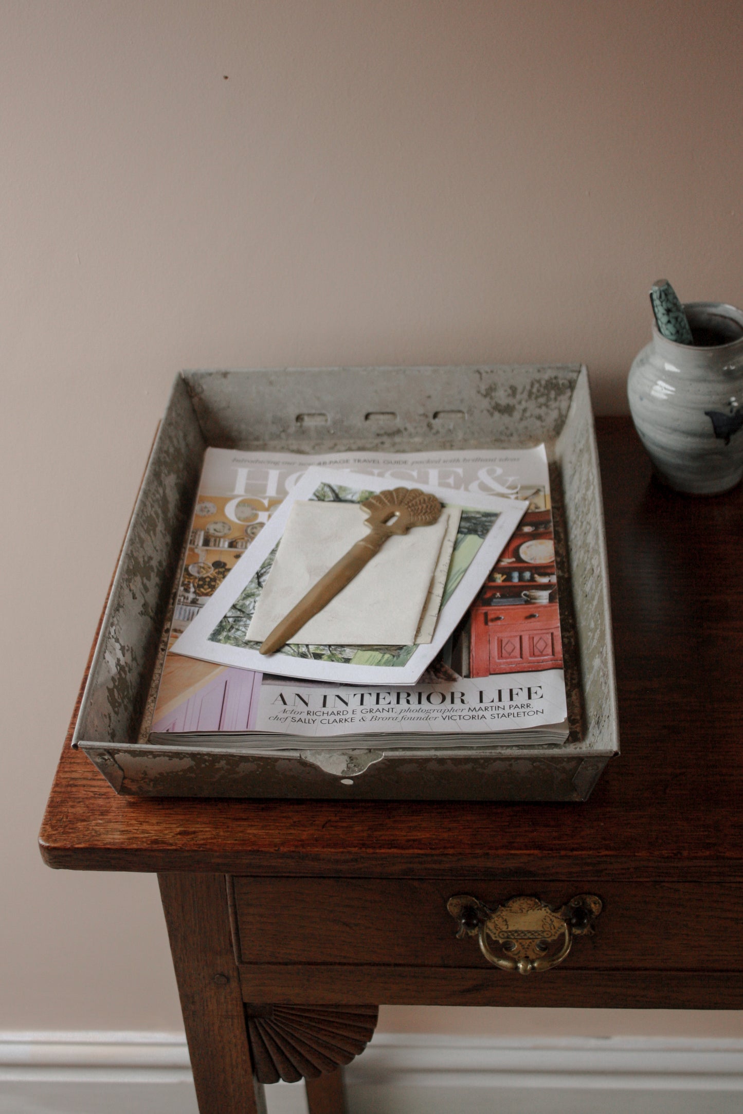 Vintage chippy metal in-tray