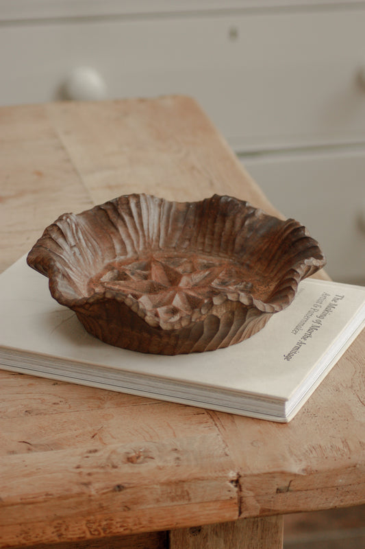 Vintage carved wooden ruffle bowl