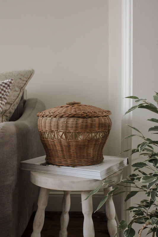 Vintage lined basket with lid