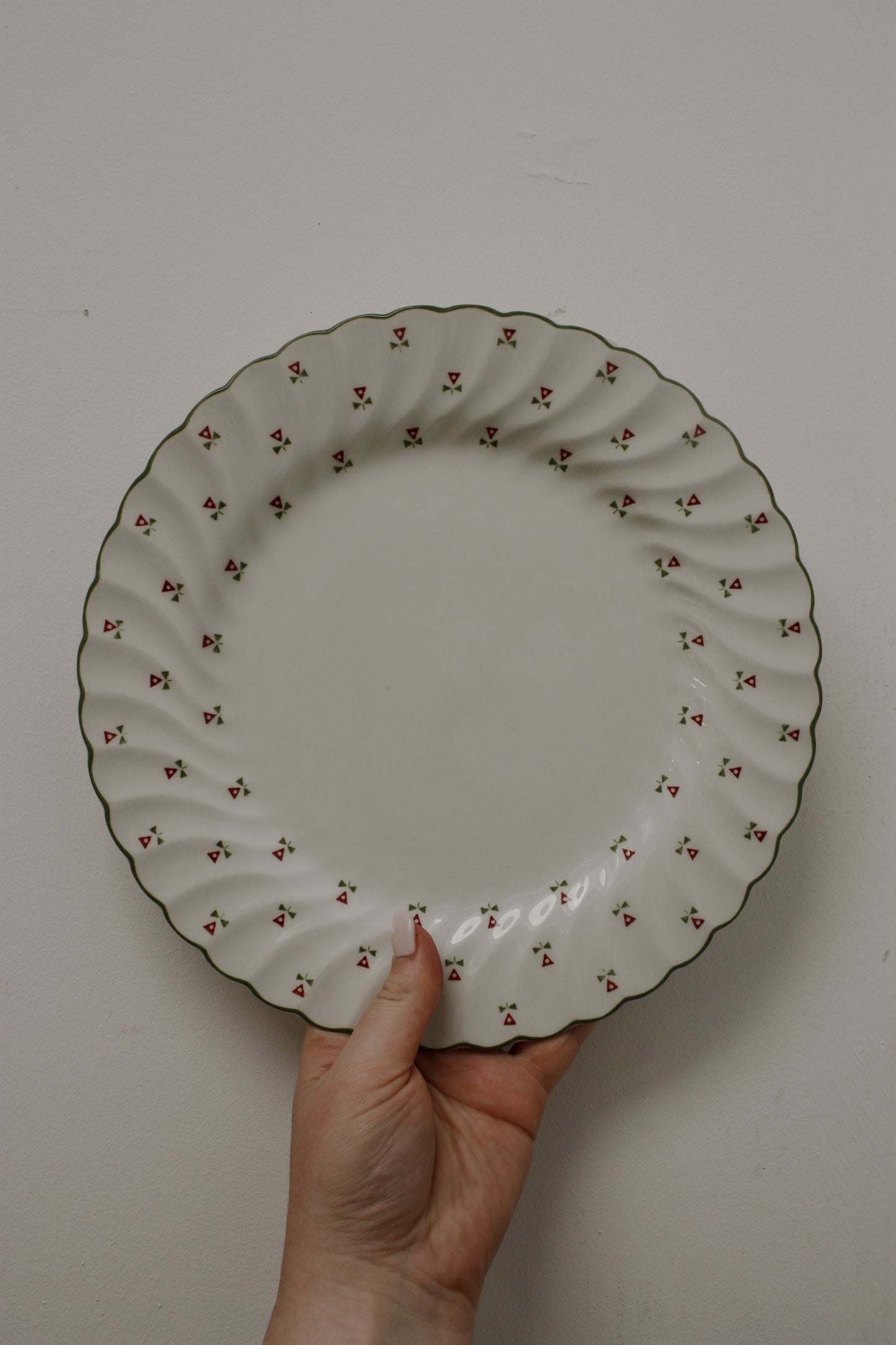 Vintage Laura Ashley scalloped plate