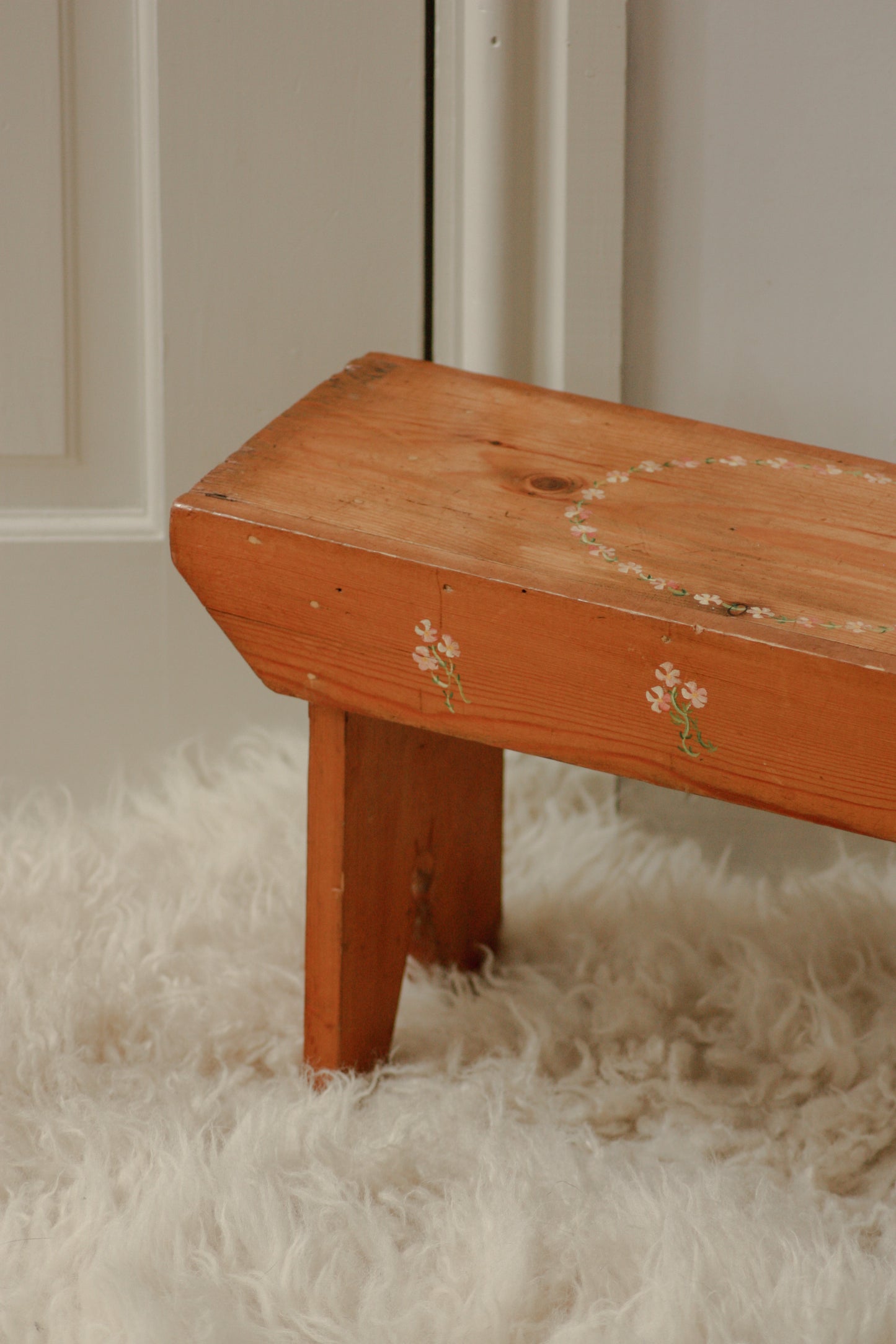 Vintage hand painted stool with clothes peg legs