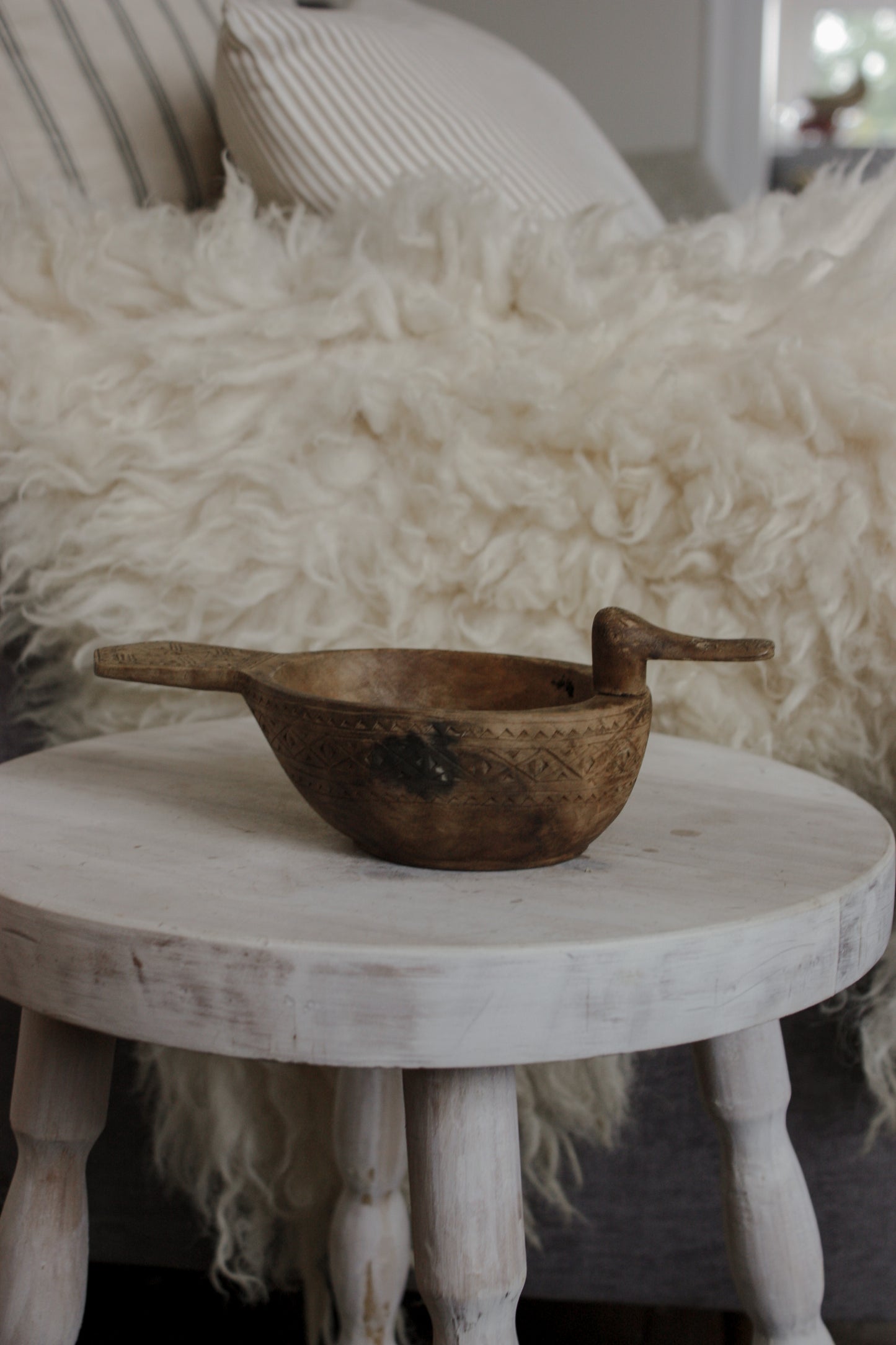 Vintage carved wooden duck bowl