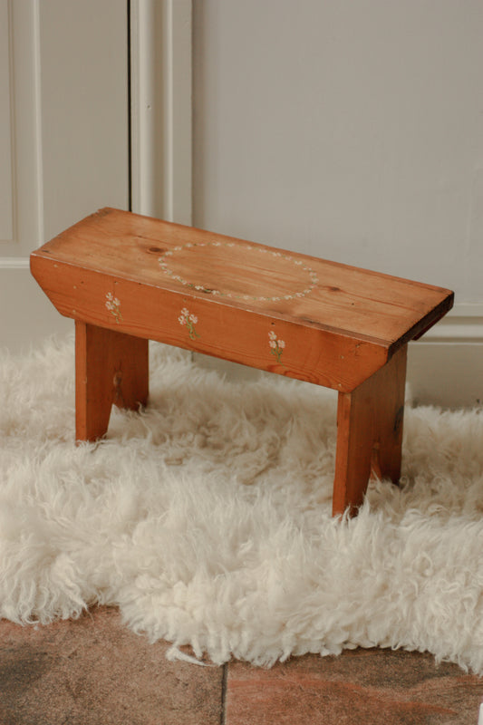 Vintage hand painted stool with clothes peg legs