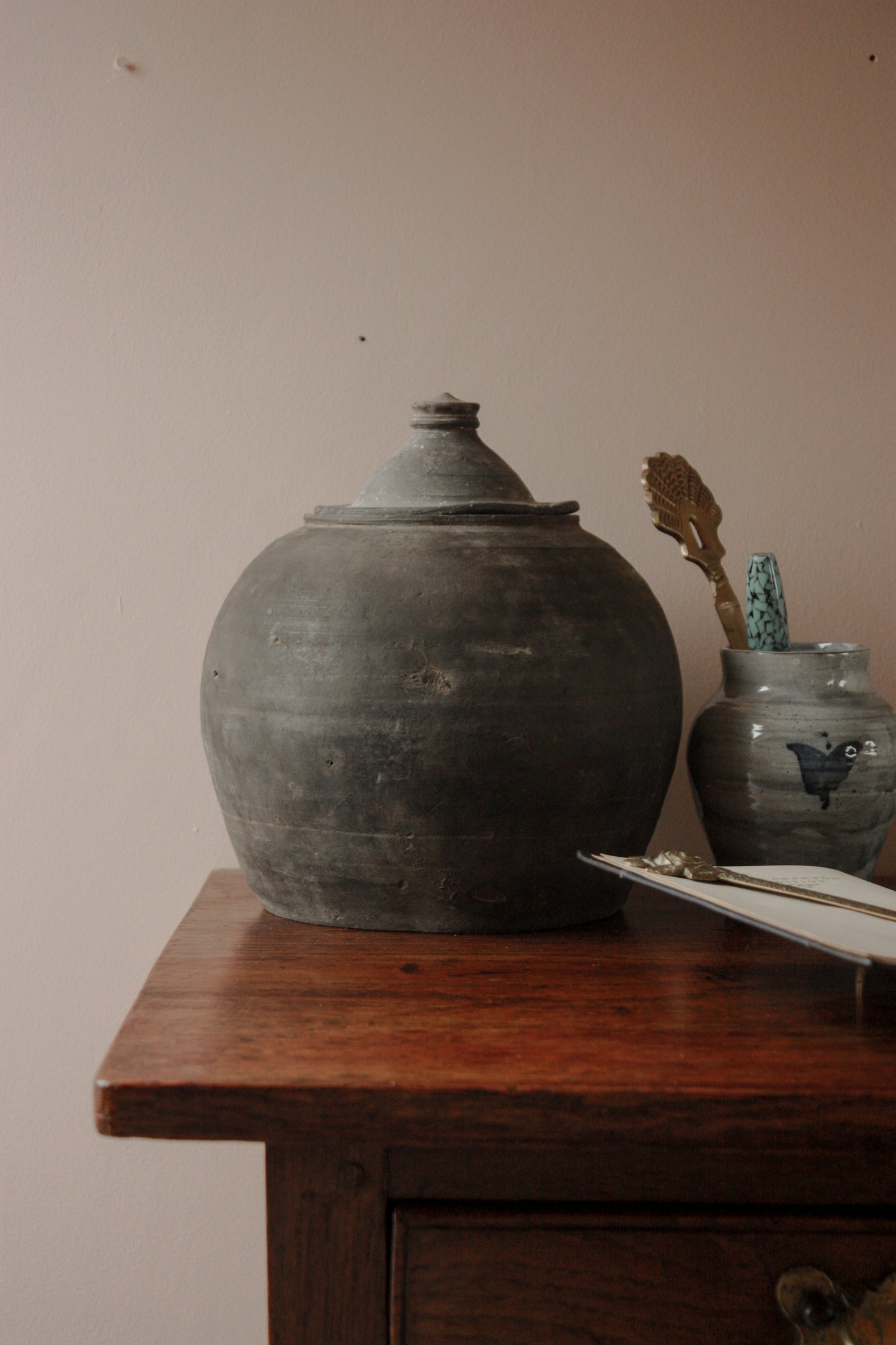 Vintage Chinese apothecary pot