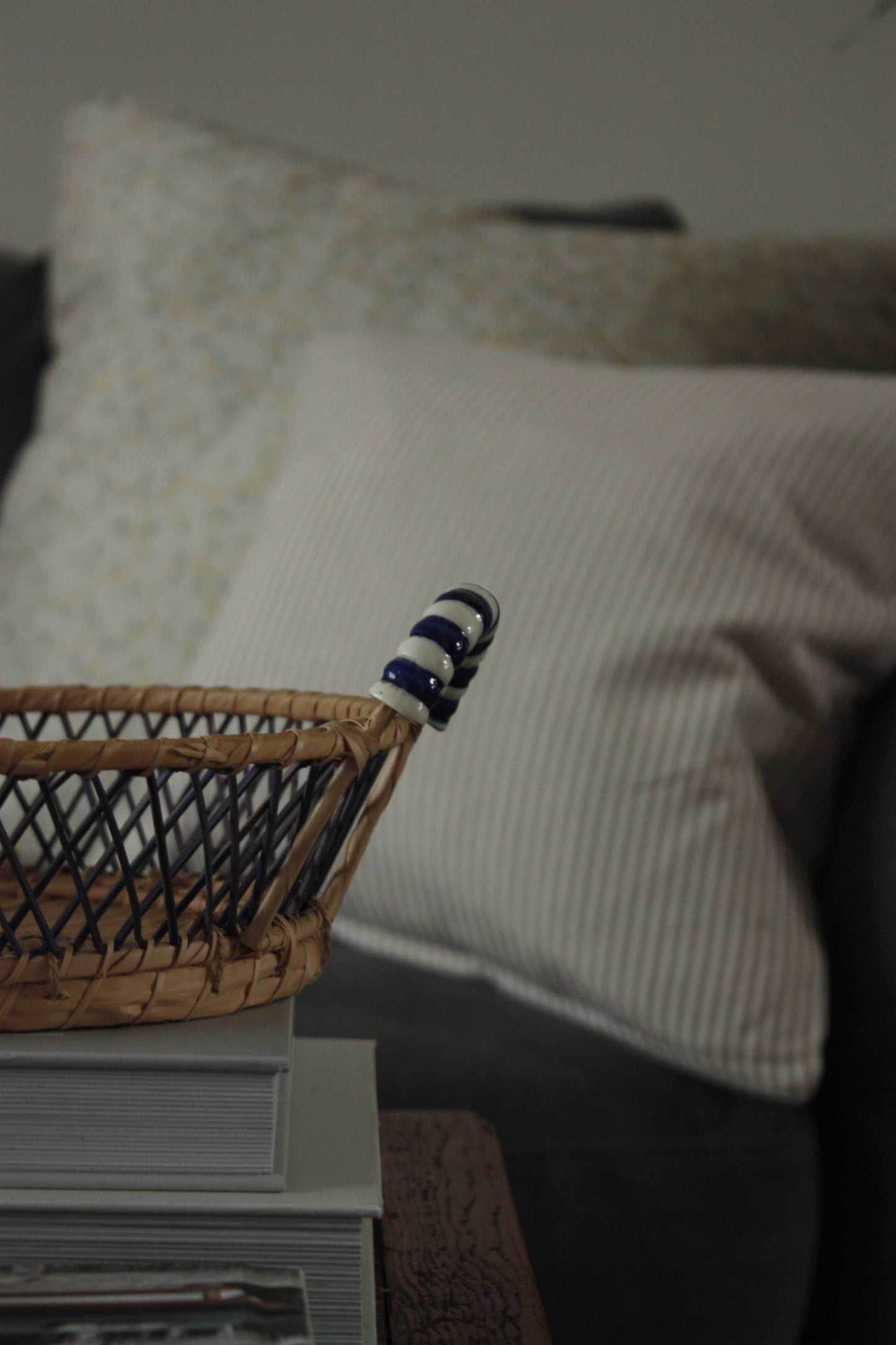 Vintage basket with ceramic handles