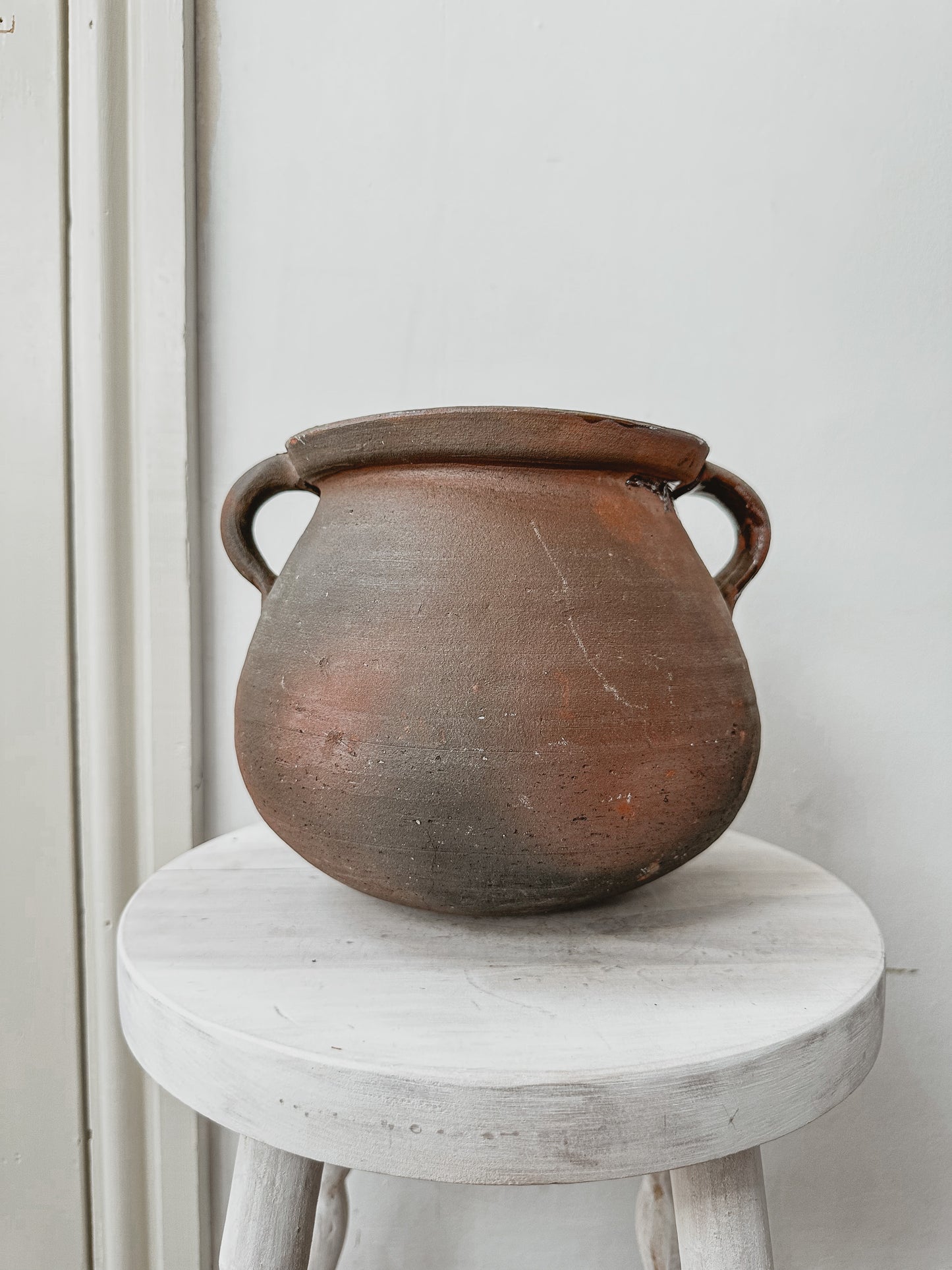 Vintage European olive pot and woven ring